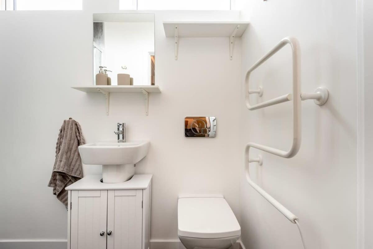 Cosy 1 Bedroom In *