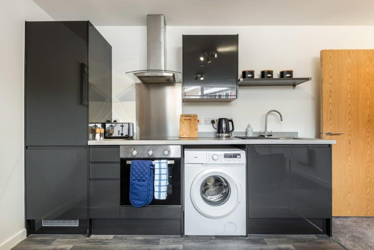 Cosy 1 Bedroom In Apartment *